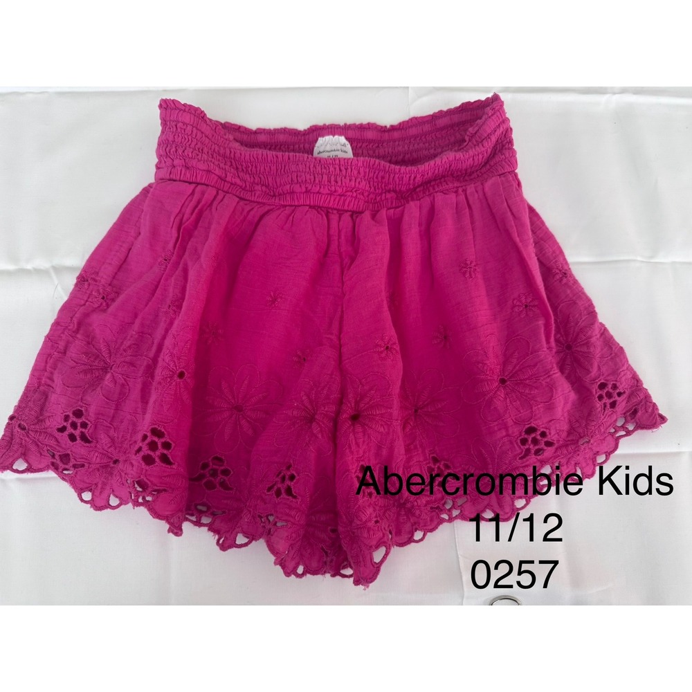 Abercrombie Kids Girls Magenta Pink Floral Eyelet Smocked Shorts Size 11/12